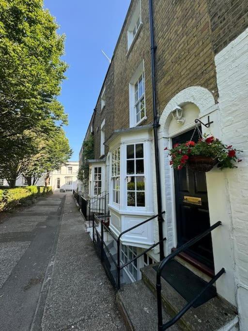 2 Bed Georgian Cottage, Ramsgate Esterno foto
